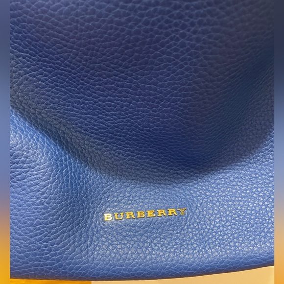 NWT Burberry London Grainy Leather Medium Cale Hobo Tote Bag - 💯 Authentic - Picture 2 of 5